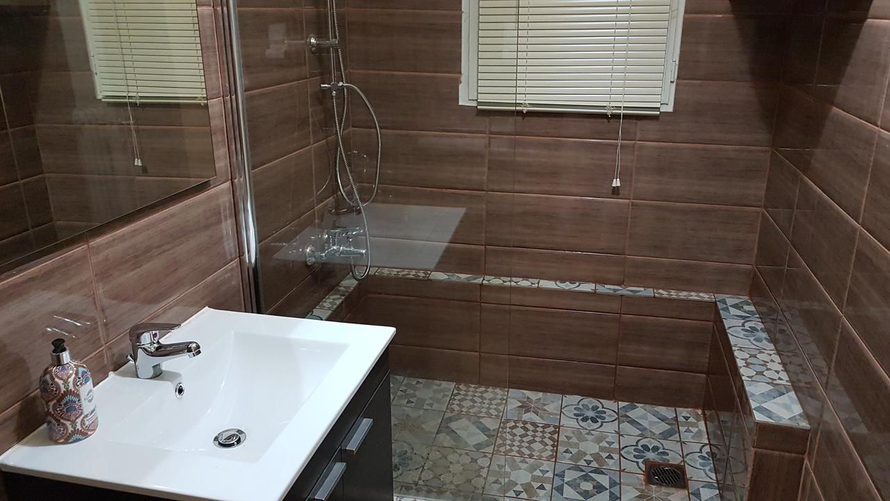 Menta Errathens Apartment - Athens Center, 5 Bd, 2 Bath Esterno foto