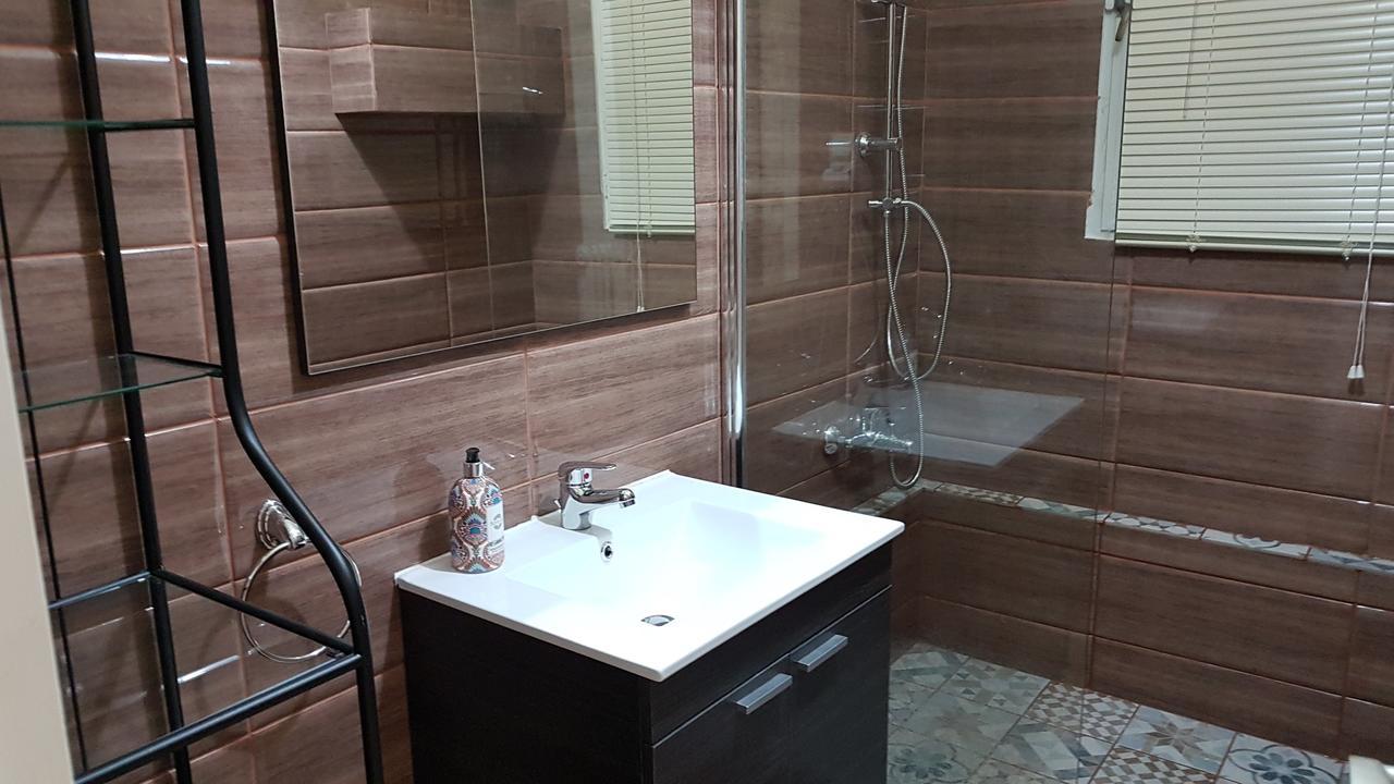 Menta Errathens Apartment - Athens Center, 5 Bd, 2 Bath Esterno foto